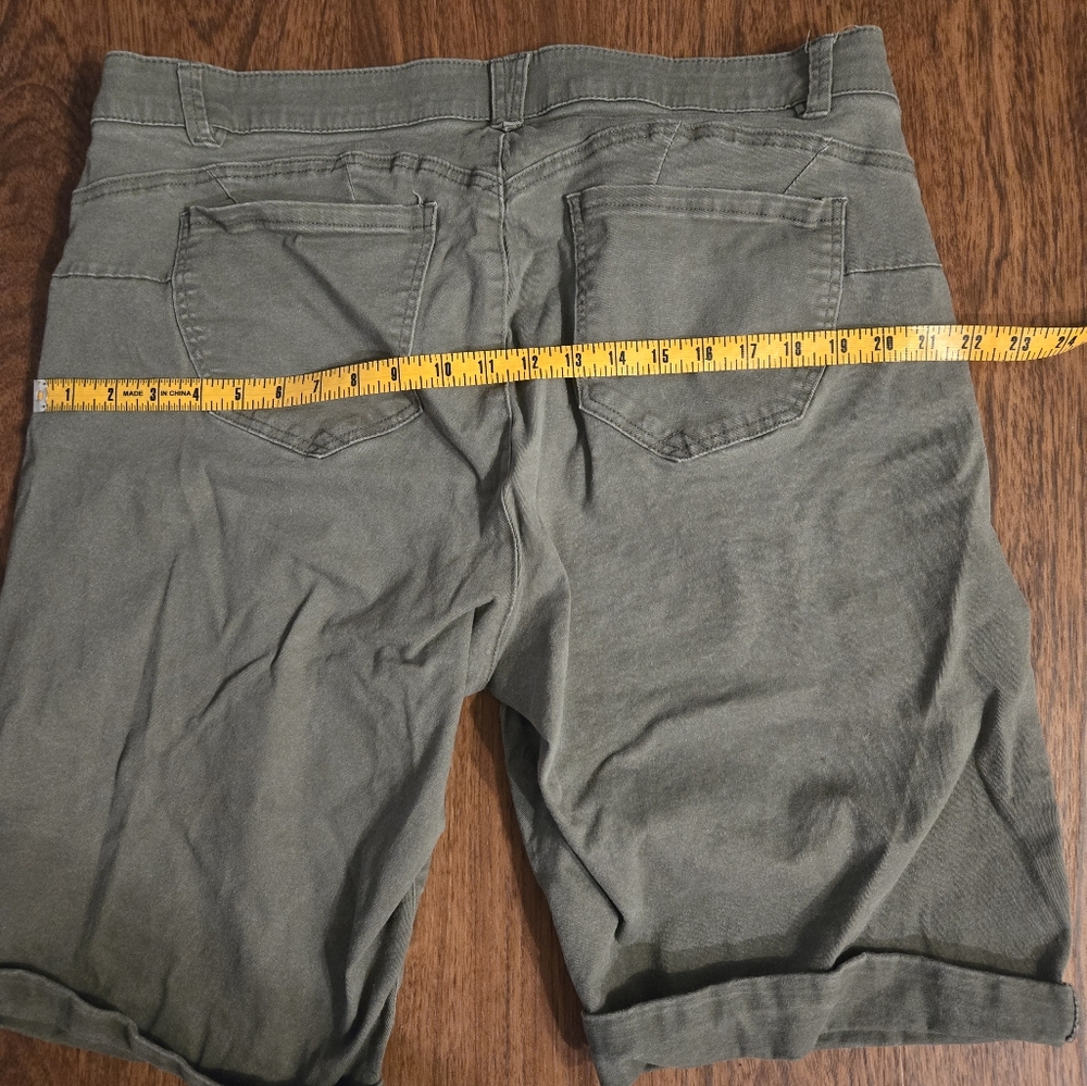 CUFFED DENIM SHORTS